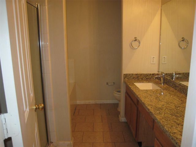 7822 Winding Creek View View, Houston, TX 77072