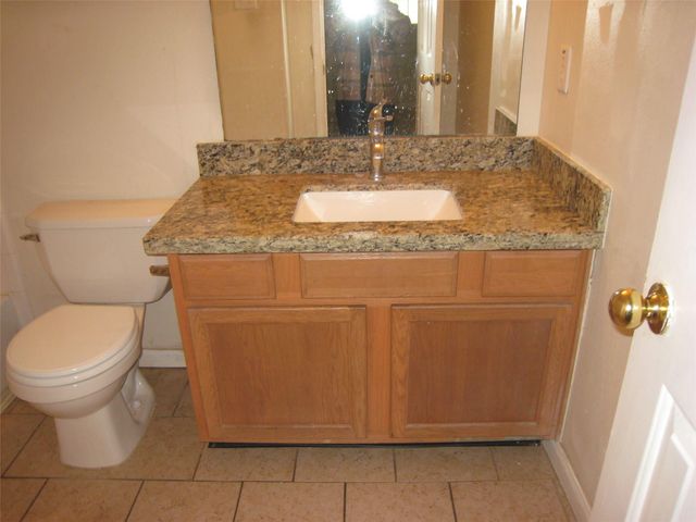 7822 Winding Creek View View, Houston, TX 77072