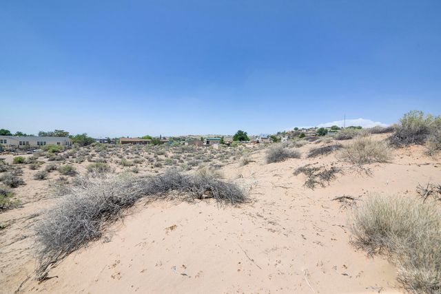 1597 Camino de la Tierra, Corrales, NM 87048