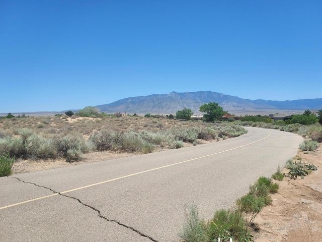 1597 Camino de la Tierra, Corrales, NM 87048