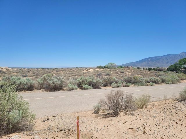1597 Camino de la Tierra, Corrales, NM 87048