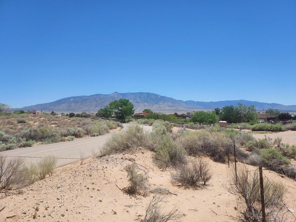 1597 Camino de la Tierra, Corrales, NM 87048