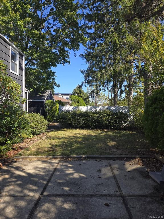 455 Walton Street, West Hempstead, NY 11552 — photo 4