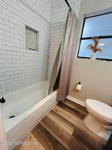 3305 CESERY Boulevard, Jacksonville, FL 32277