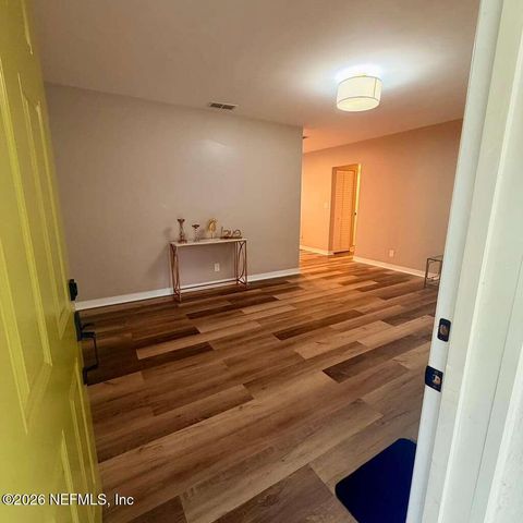 3305 CESERY Boulevard, Jacksonville, FL 32277