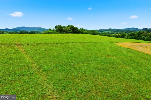 1415 SHARTLESVILLE RD, Mohrsville, PA 19541