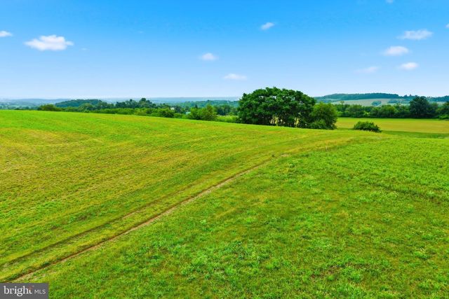 1415 SHARTLESVILLE RD, Mohrsville, PA 19541