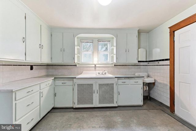 1415 SHARTLESVILLE RD, Mohrsville, PA 19541