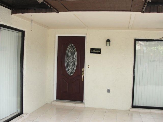 15235 W POND WOODS DRIVE, Tampa, FL 33618
