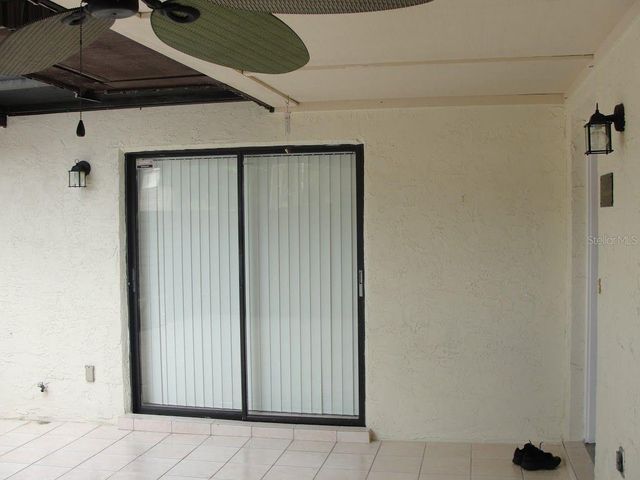 15235 W POND WOODS DRIVE, Tampa, FL 33618