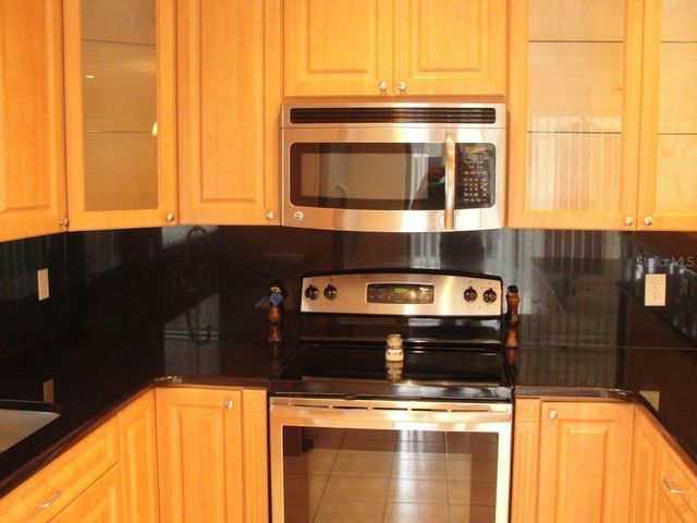15235 W POND WOODS DRIVE, Tampa, FL 33618