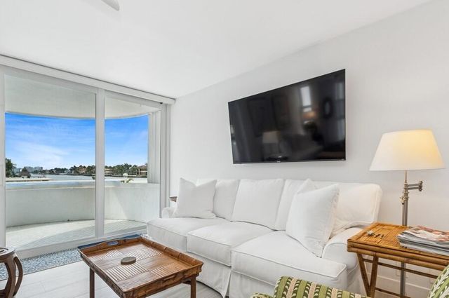 2200 S Ocean Boulevard 203, Delray Beach, FL 33483