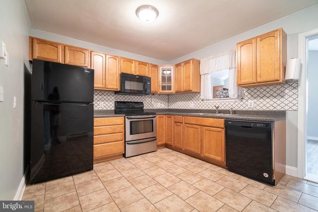 190 MASSA DR, Windsor, PA 17366