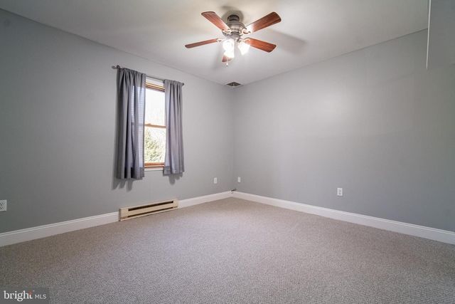 190 MASSA DR, Windsor, PA 17366