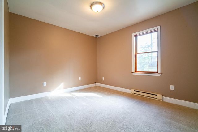 190 MASSA DR, Windsor, PA 17366