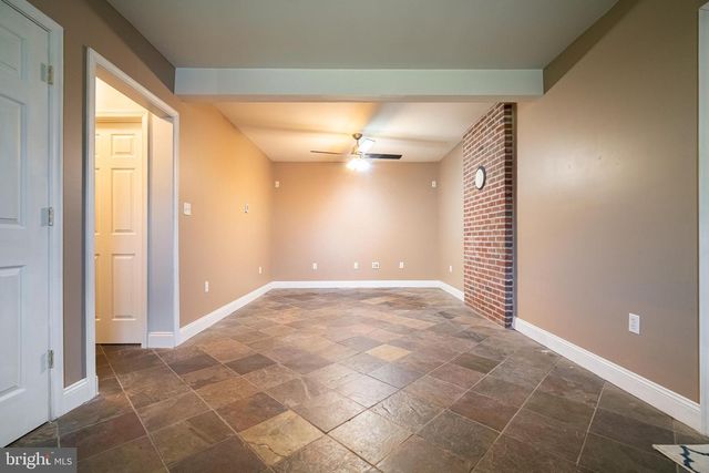 190 MASSA DR, Windsor, PA 17366