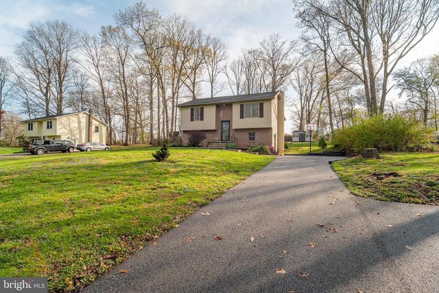 190 MASSA DR, Windsor, PA 17366
