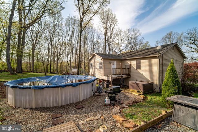 190 MASSA DR, Windsor, PA 17366