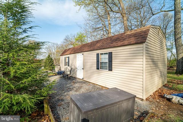 190 MASSA DR, Windsor, PA 17366