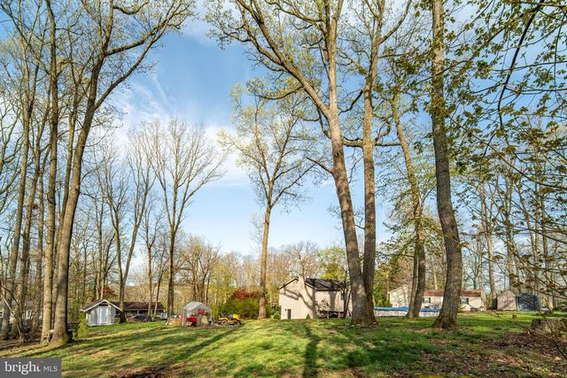 190 MASSA DR, Windsor, PA 17366