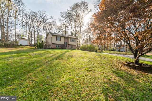 190 MASSA DR, Windsor, PA 17366