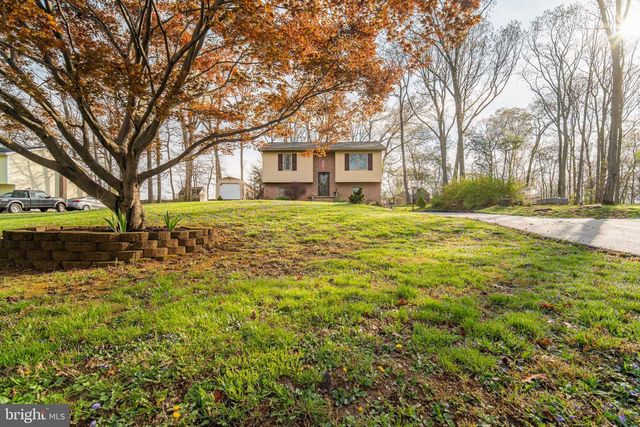190 MASSA DR, Windsor, PA 17366