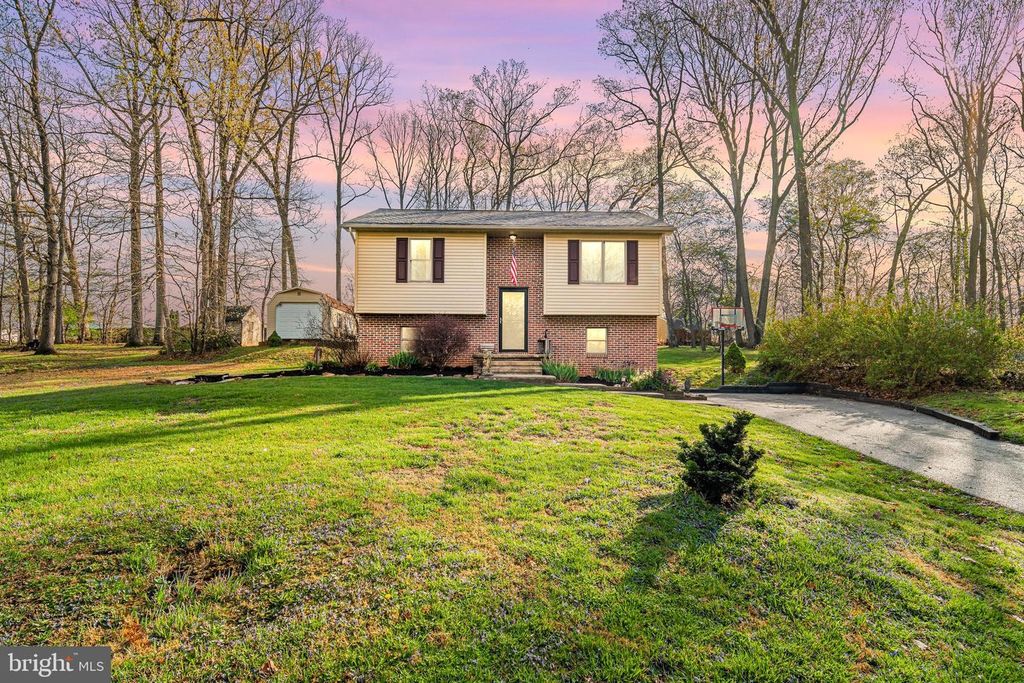 190 MASSA DR, Windsor, PA 17366