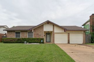 809 N Southminster Street, Moore, OK 73160