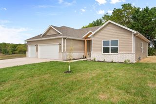 162 East Kelce Lane, Republic, MO 65738