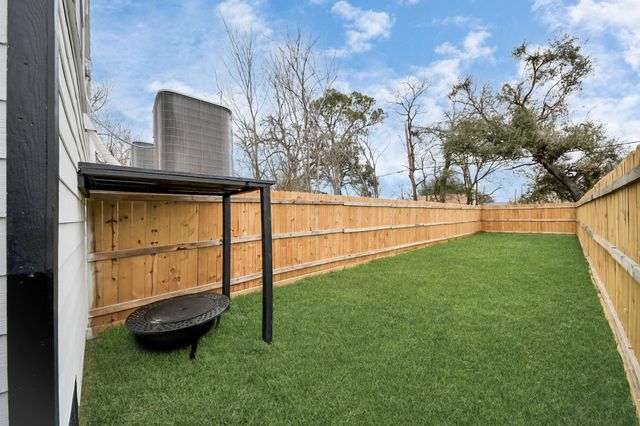 3912 Woolworth Street, Houston, TX 77026