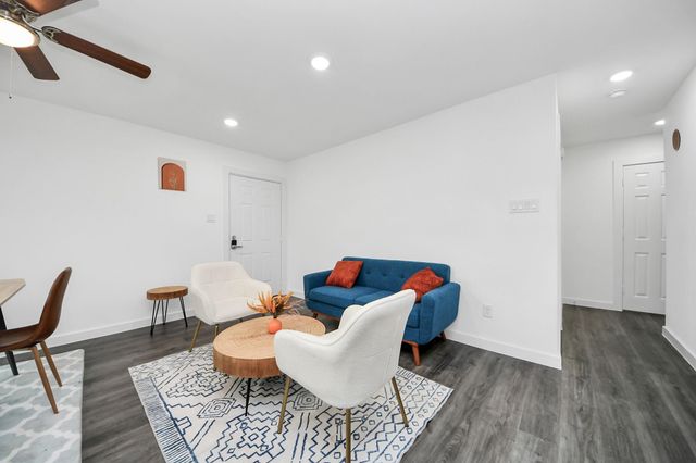 3912 Woolworth Street, Houston, TX 77026