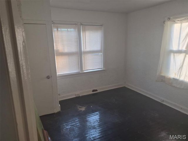 6211 Westerhoff Avenue, St Louis, MO 63121