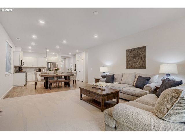 1102 S 31ST Ave, Cornelius, OR 97113