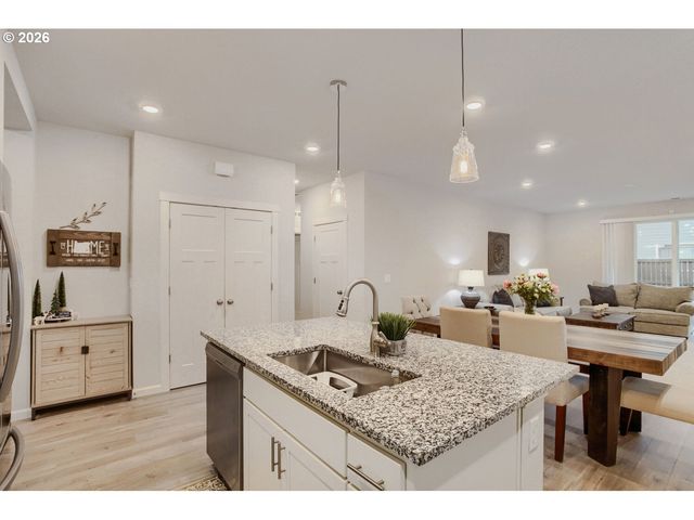 1102 S 31ST Ave, Cornelius, OR 97113