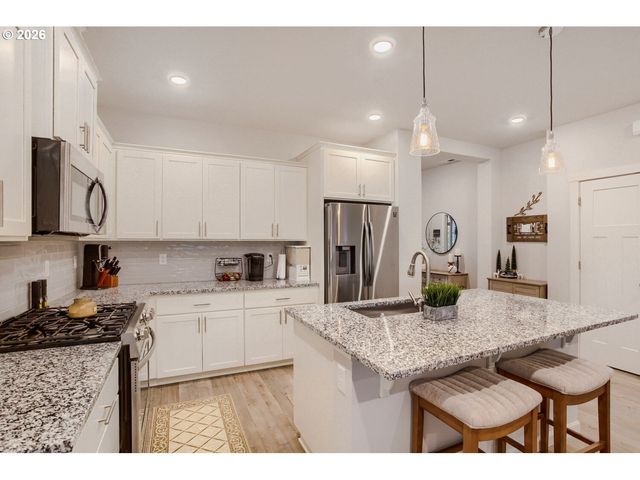 1102 S 31ST Ave, Cornelius, OR 97113