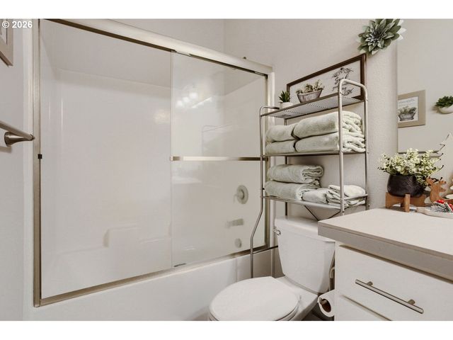 1102 S 31ST Ave, Cornelius, OR 97113