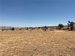 1 Luna Mountain Road, Apple Valley, CA 92308