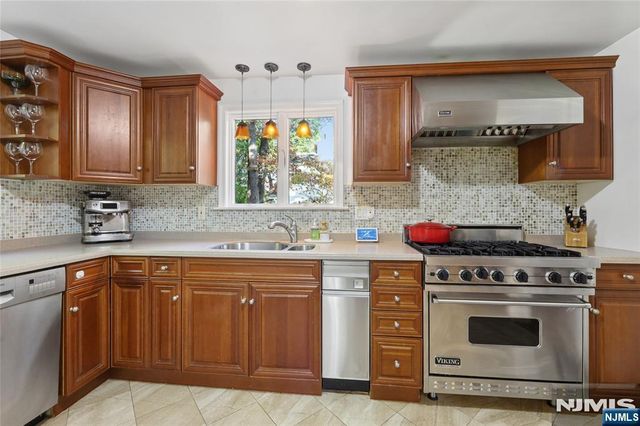 65 Stocker Road, Essex Fells, NJ 07021