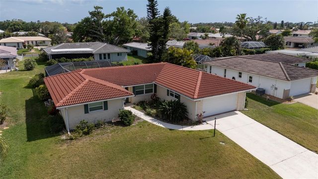 6 PINE RIDGE WAY, Englewood, FL 34223