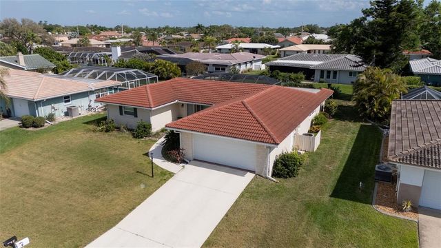 6 PINE RIDGE WAY, Englewood, FL 34223