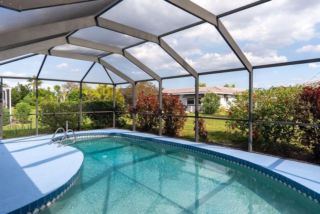 6 PINE RIDGE WAY, Englewood, FL 34223