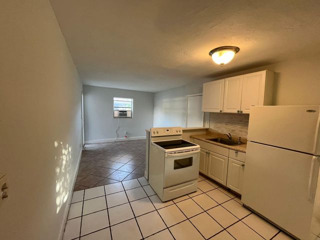 2318 Van Buren Street 1, Hollywood, FL 33020
