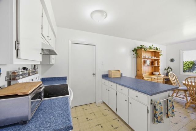 560 Terrace Avenue, Moss Beach, CA 94038