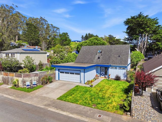 560 Terrace Avenue, Moss Beach, CA 94038