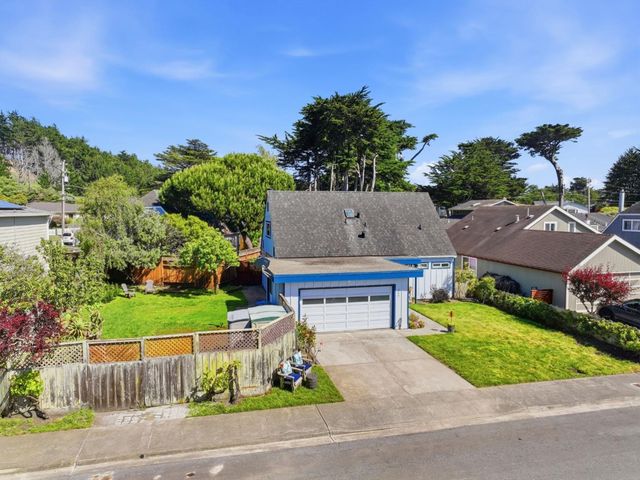 560 Terrace Avenue, Moss Beach, CA 94038