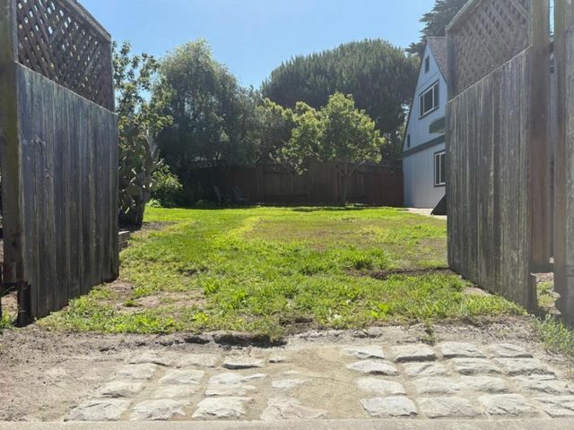 560 Terrace Avenue, Moss Beach, CA 94038