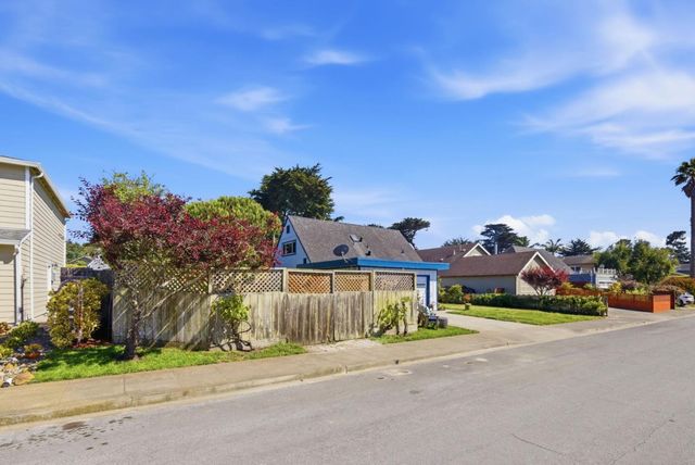 560 Terrace Avenue, Moss Beach, CA 94038