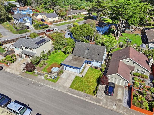 560 Terrace Avenue, Moss Beach, CA 94038