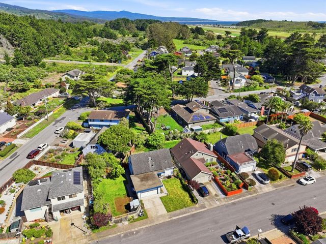 560 Terrace Avenue, Moss Beach, CA 94038