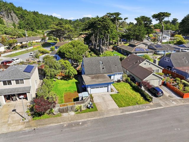 560 Terrace Avenue, Moss Beach, CA 94038